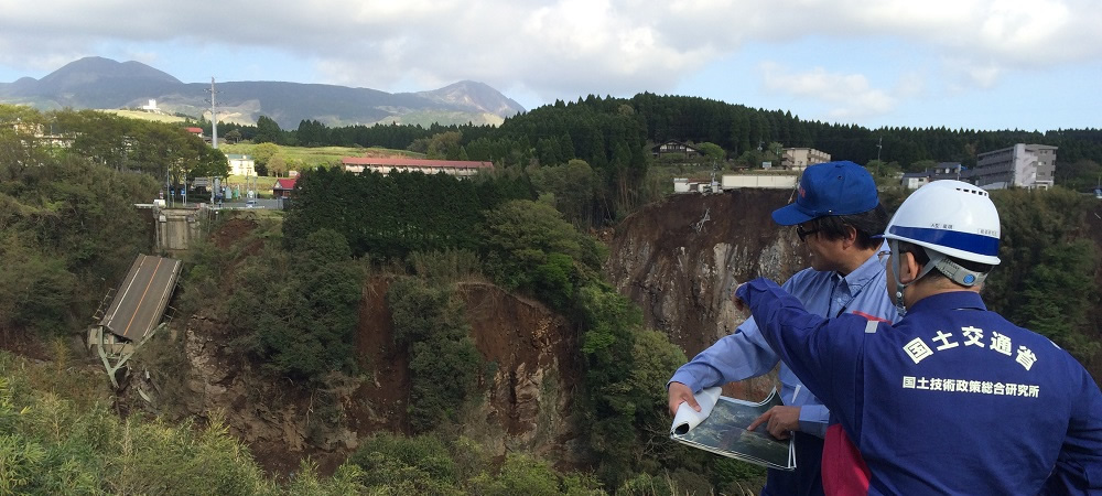 Support for Disaster Response - NILIM contributes to the quick restoration and recovery of disaster site damaged by 2016 Kumamoto Earthquake