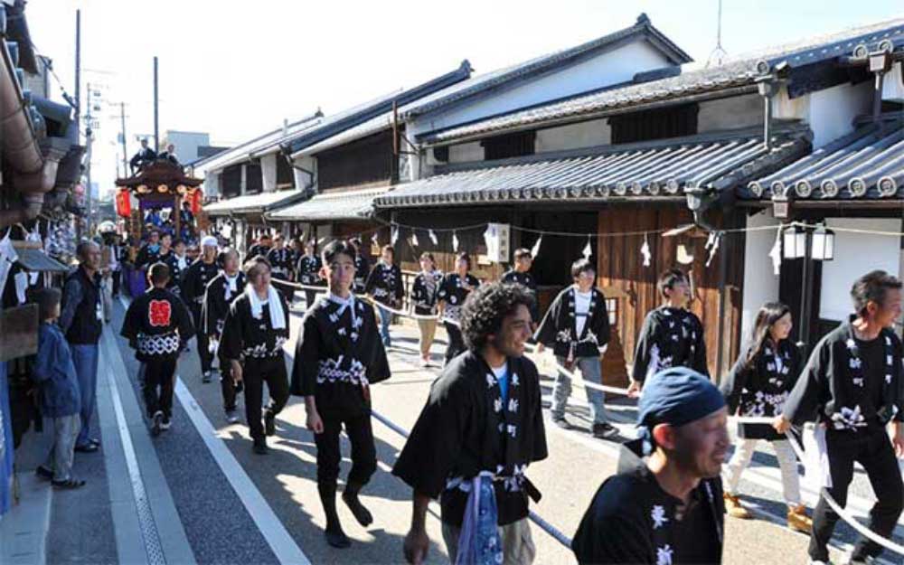 津山まつりにおけるだんじり巡行