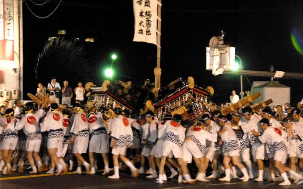 三体の神輿が合流して行われる三体廻し【祗園祭】