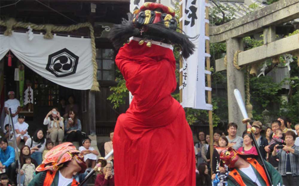 國津神社の三面獅子