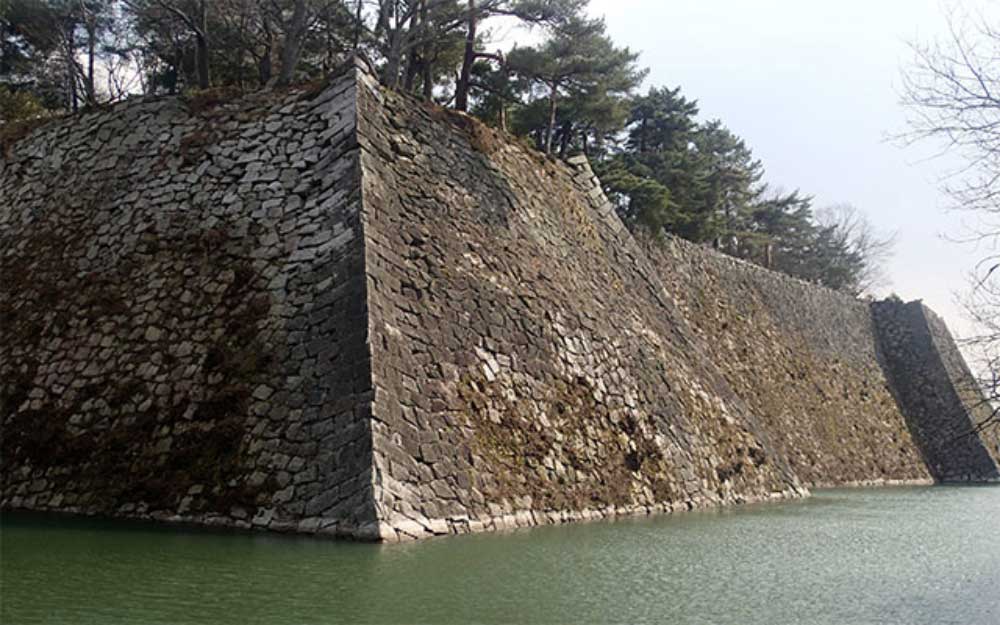 史跡上野城跡高石垣