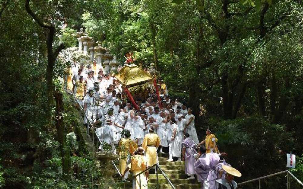 紀州東照宮例大祭「和歌祭」