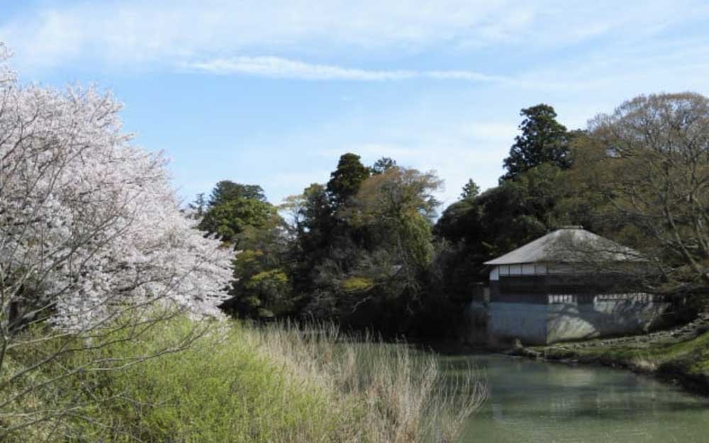 国重要文化財「江沼神社長流亭」