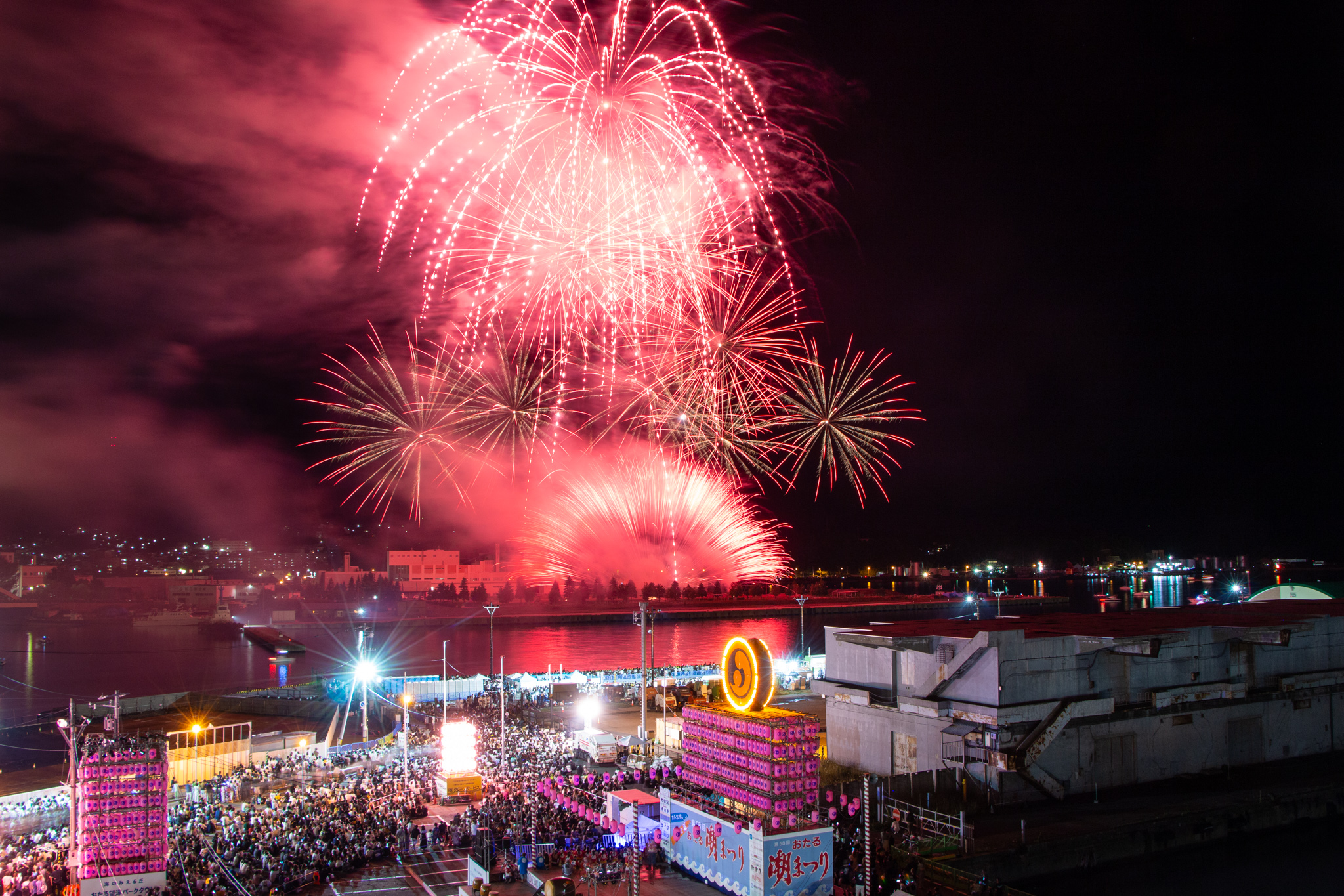 潮まつりの花火大会の様子