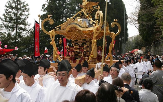 戸隠・式年大祭の神輿渡御